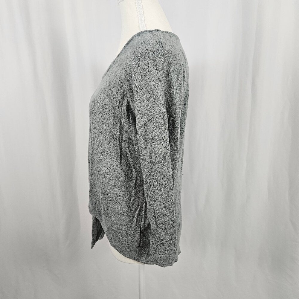 Green Envelope - Size: S - Cozy Knit Top with Tie Front photo 4