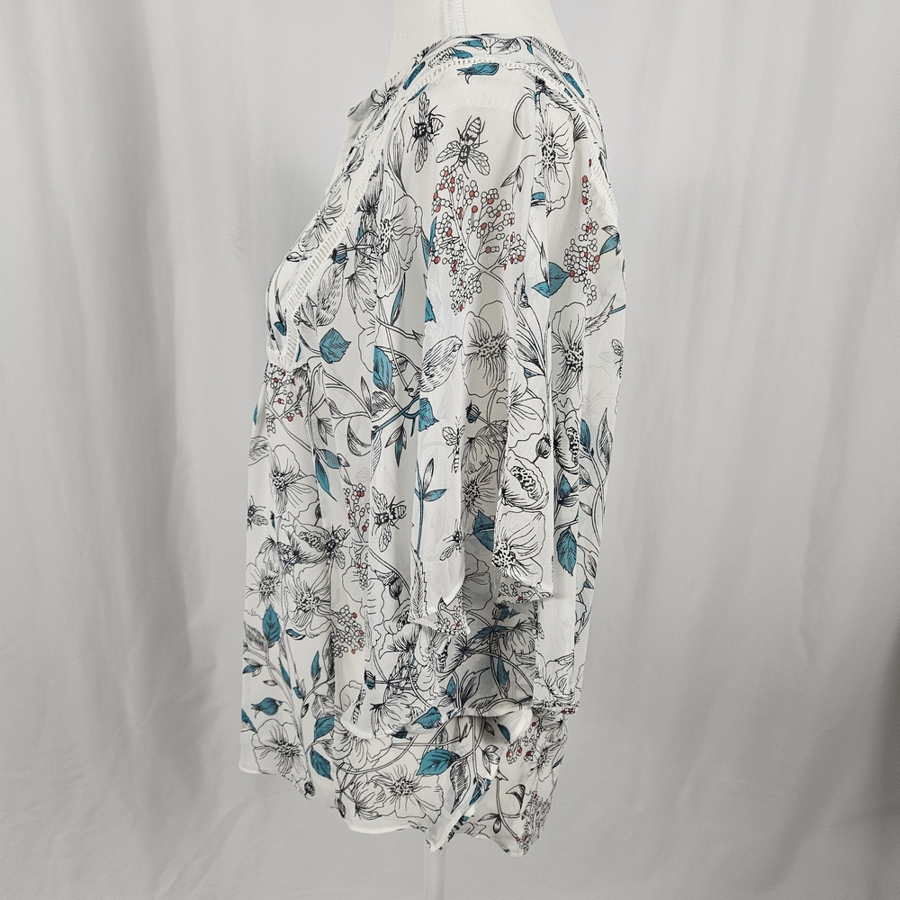 The Room White and Blue Floral Blouse Size Small photo 5