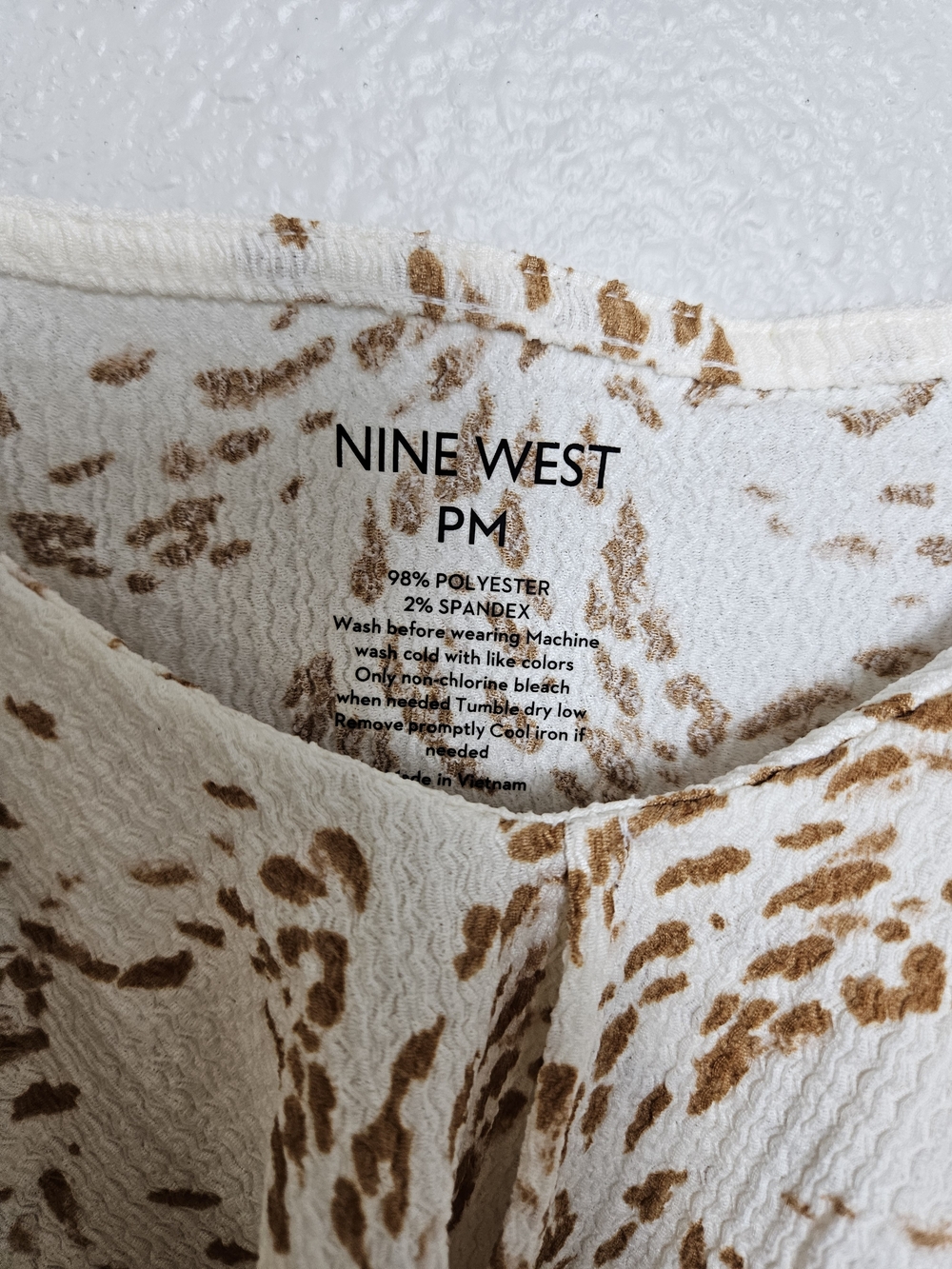 Nine West Cream Top with Brown Abstract Print photo 2