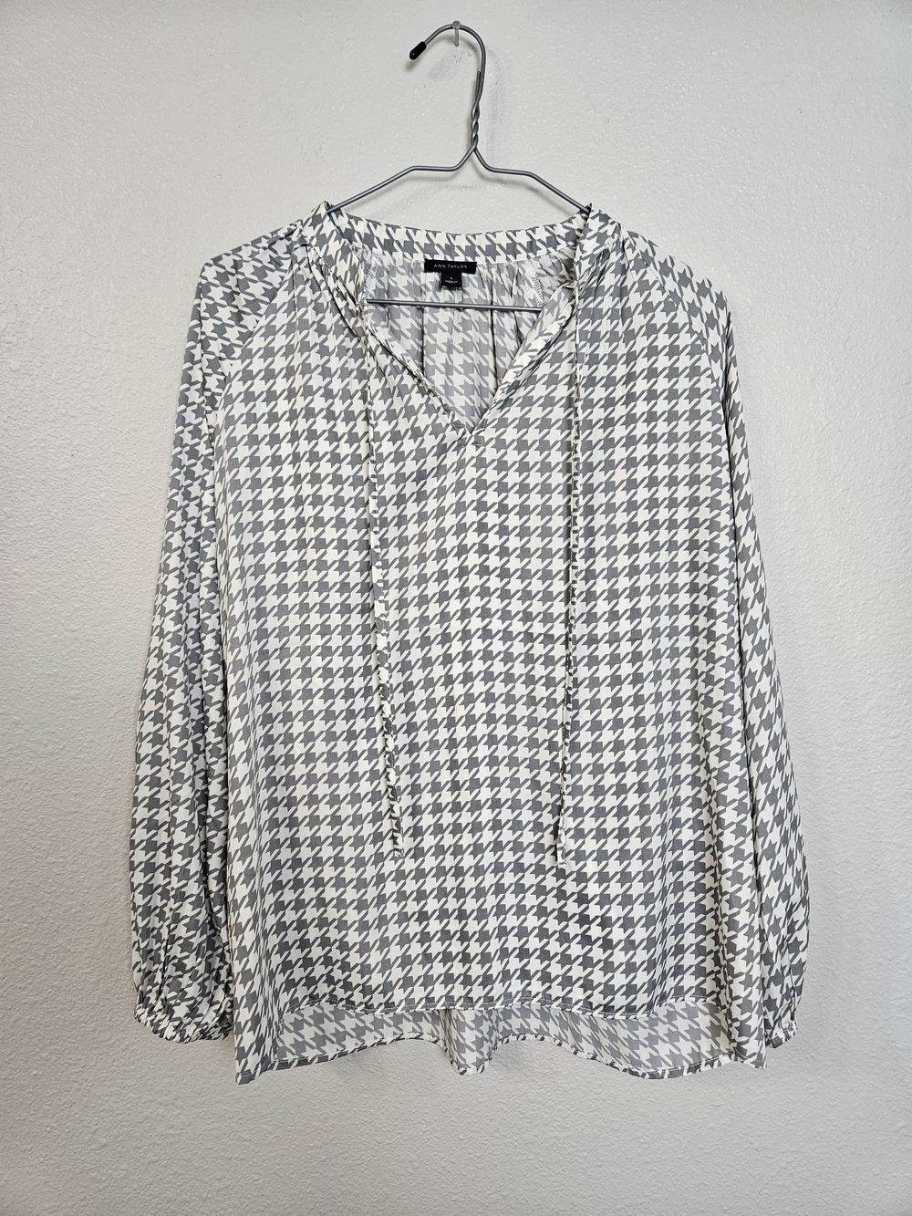 Ann Taylor Gray and White Houndstooth Tie-Neck Blouse