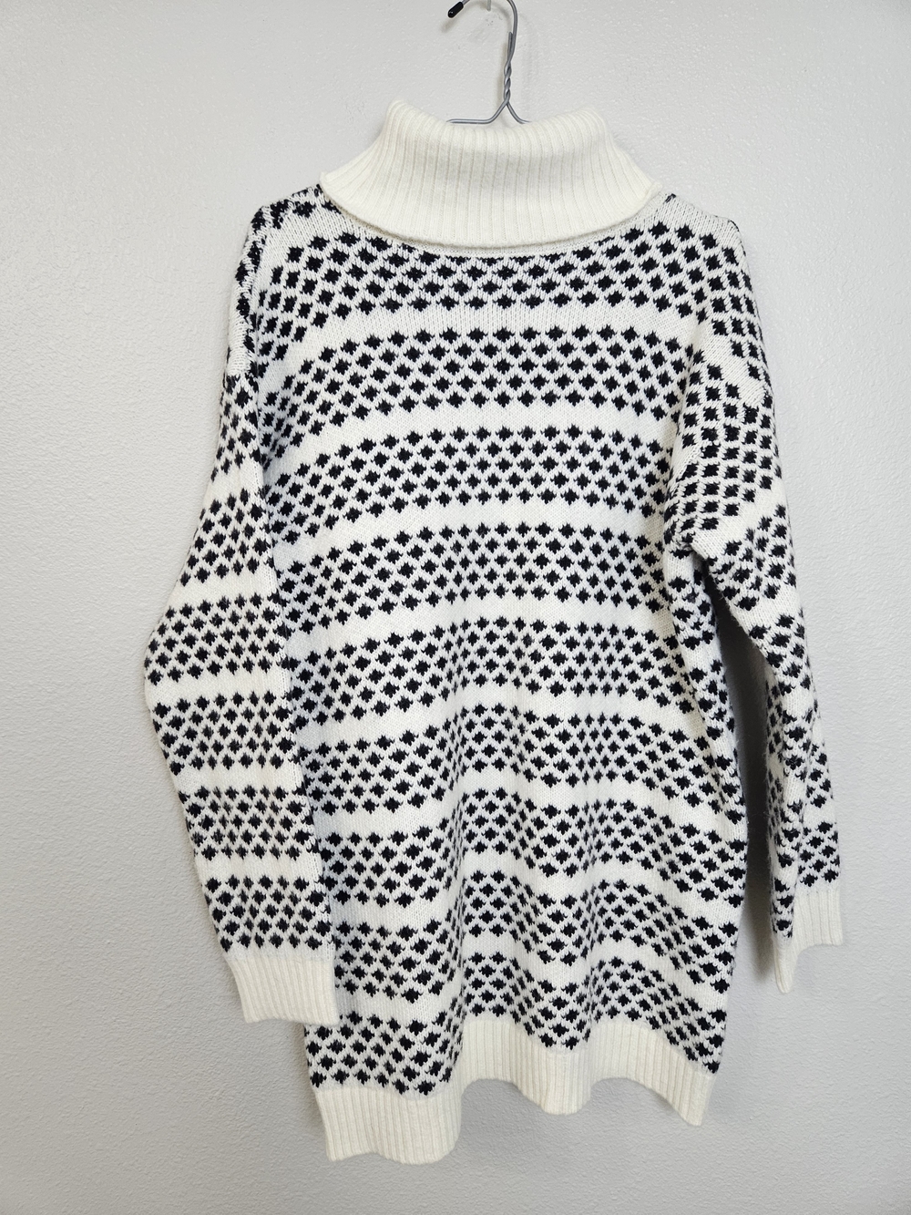 Ann Taylor Black and White Patterned Turtleneck Sweater
