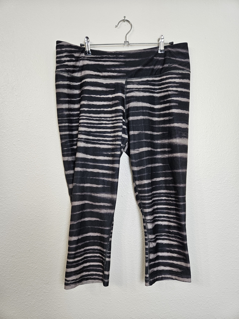 Nike Black & Gray Striped Dri-FIT Leggings