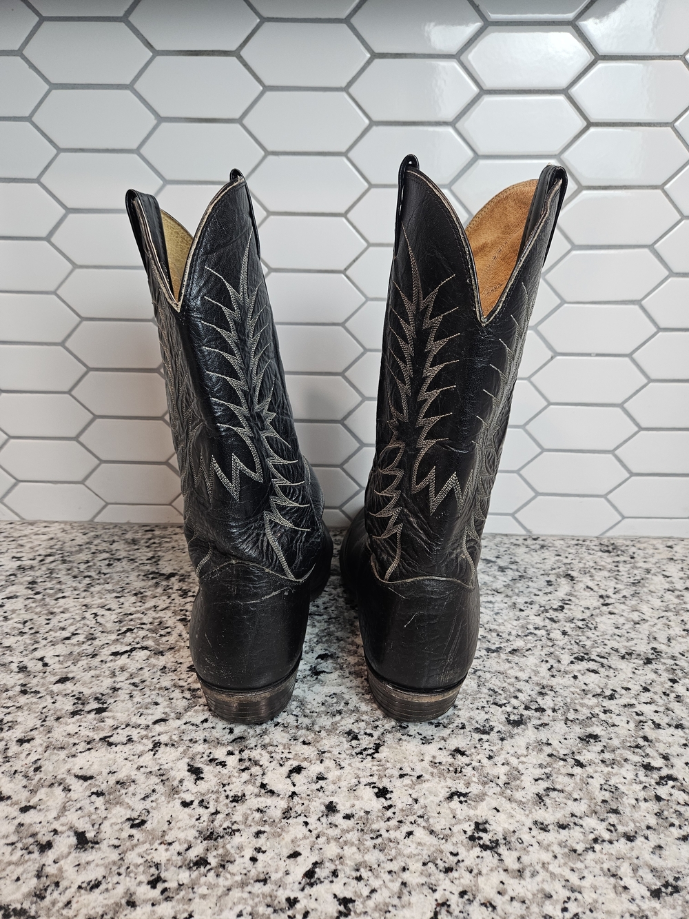 Men's Black Western Leather Cowboy Boots with Decorative Stitching photo 6