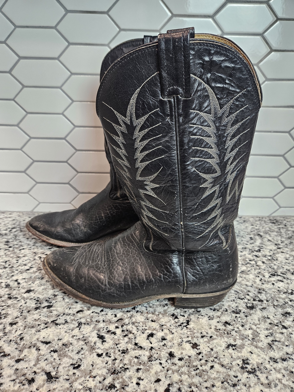 Men's Black Western Leather Cowboy Boots with Decorative Stitching photo 7