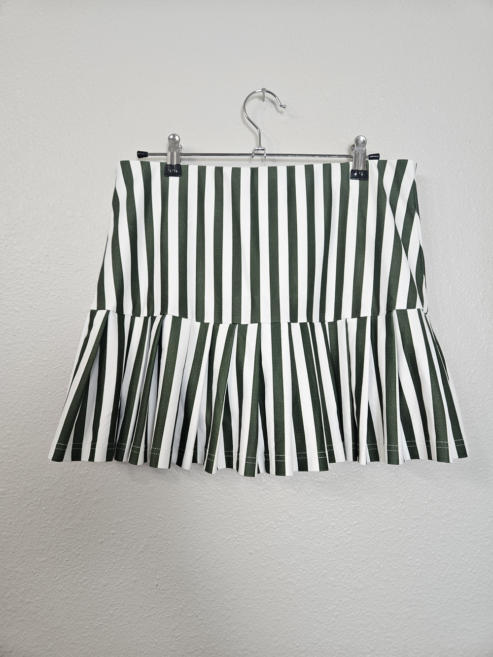The Ruth - Green and White Boxwood Striped Ruffle Pickleball Skort photo 3