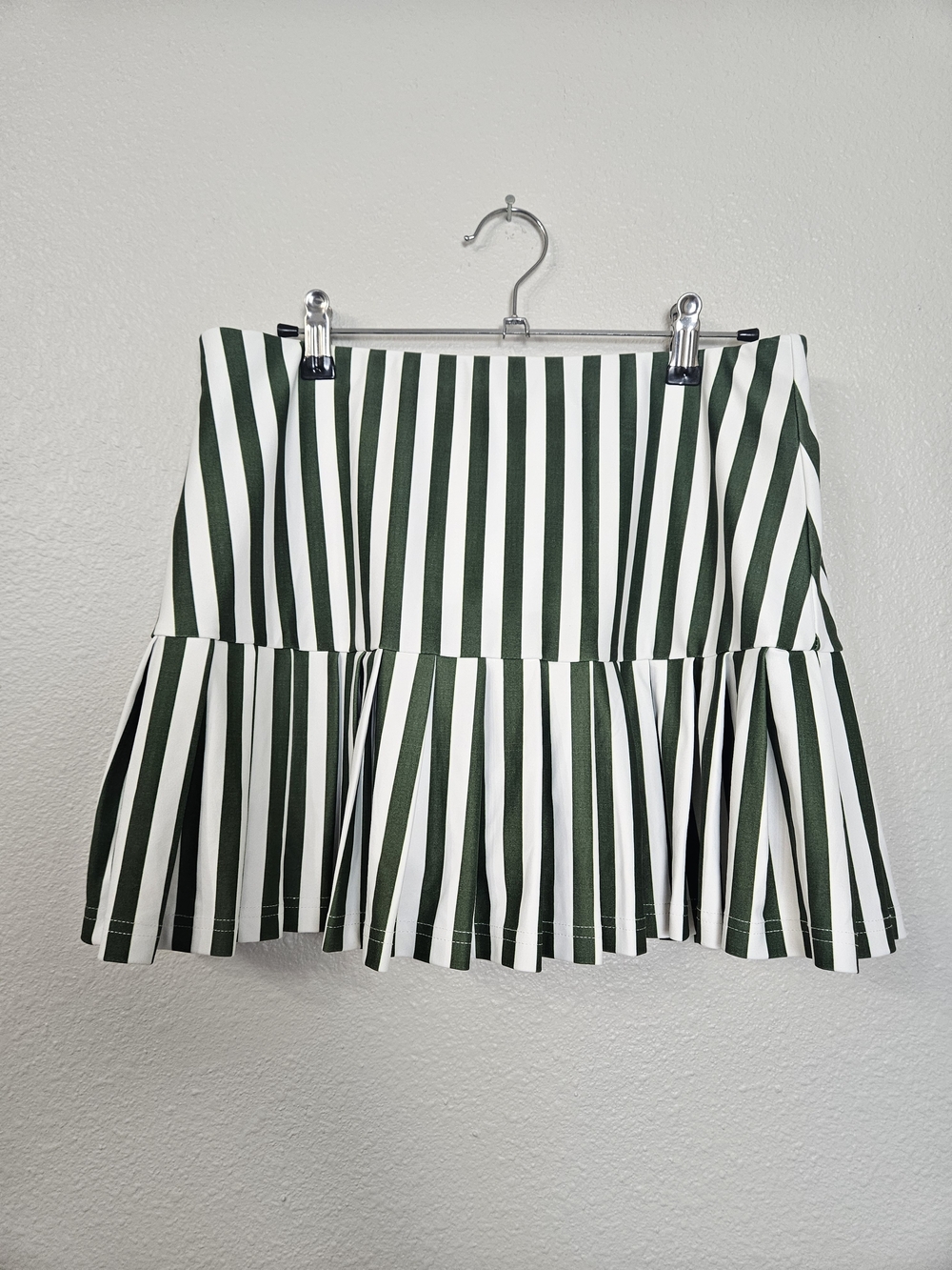 The Ruth - Green and White Boxwood Striped Ruffle Pickleball Skort