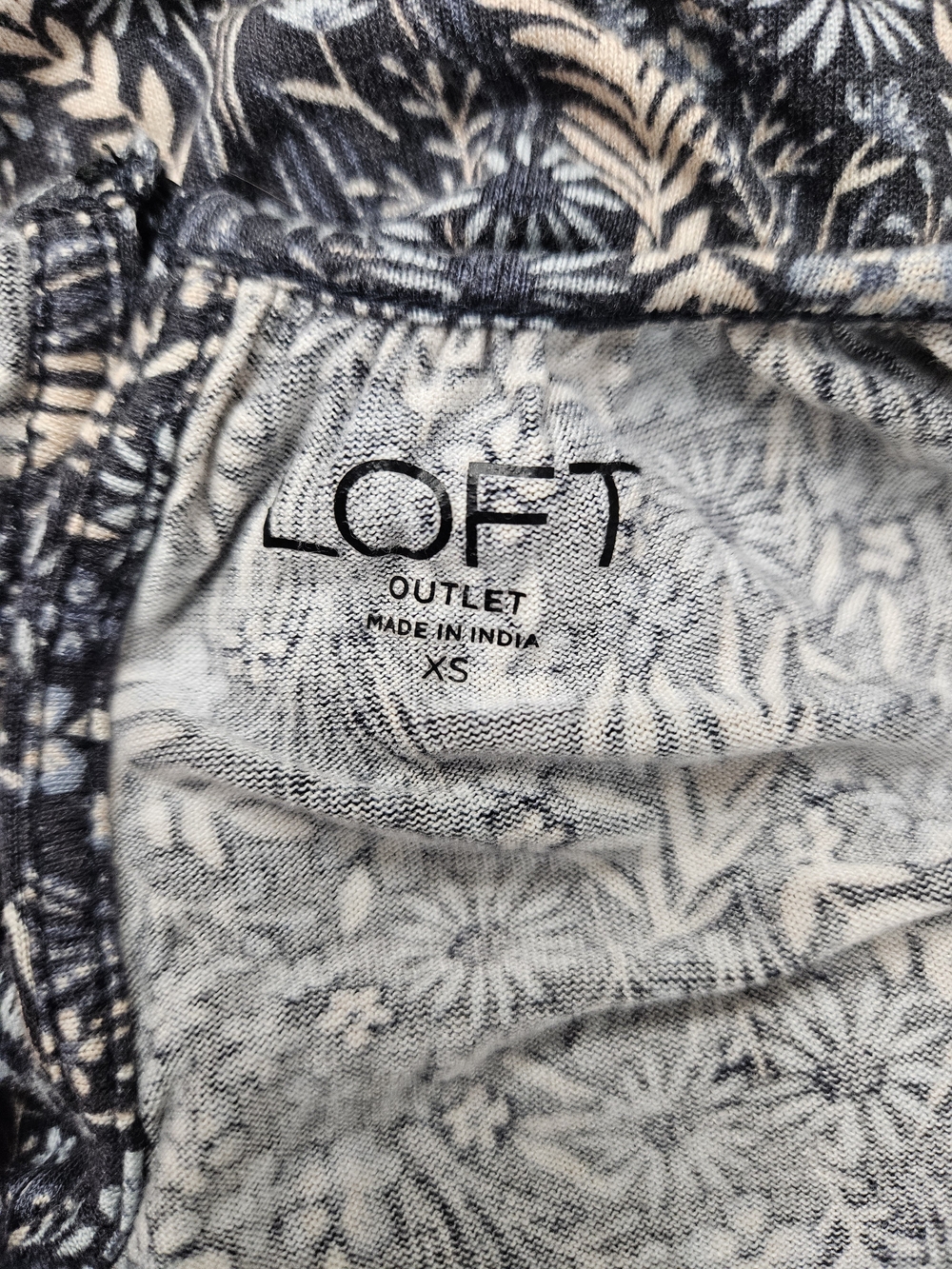 LOFT Navy Blue Floral Cap-Sleeve Blouse photo 3