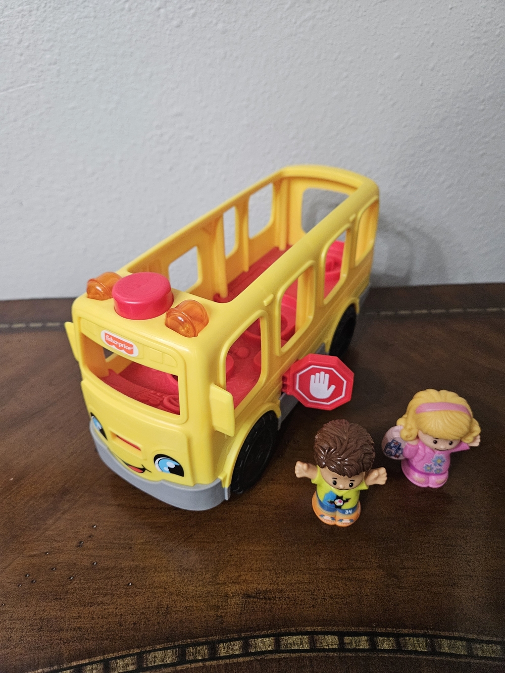 Fisher-Price Yellow School Bus Playset with Figures photo 3