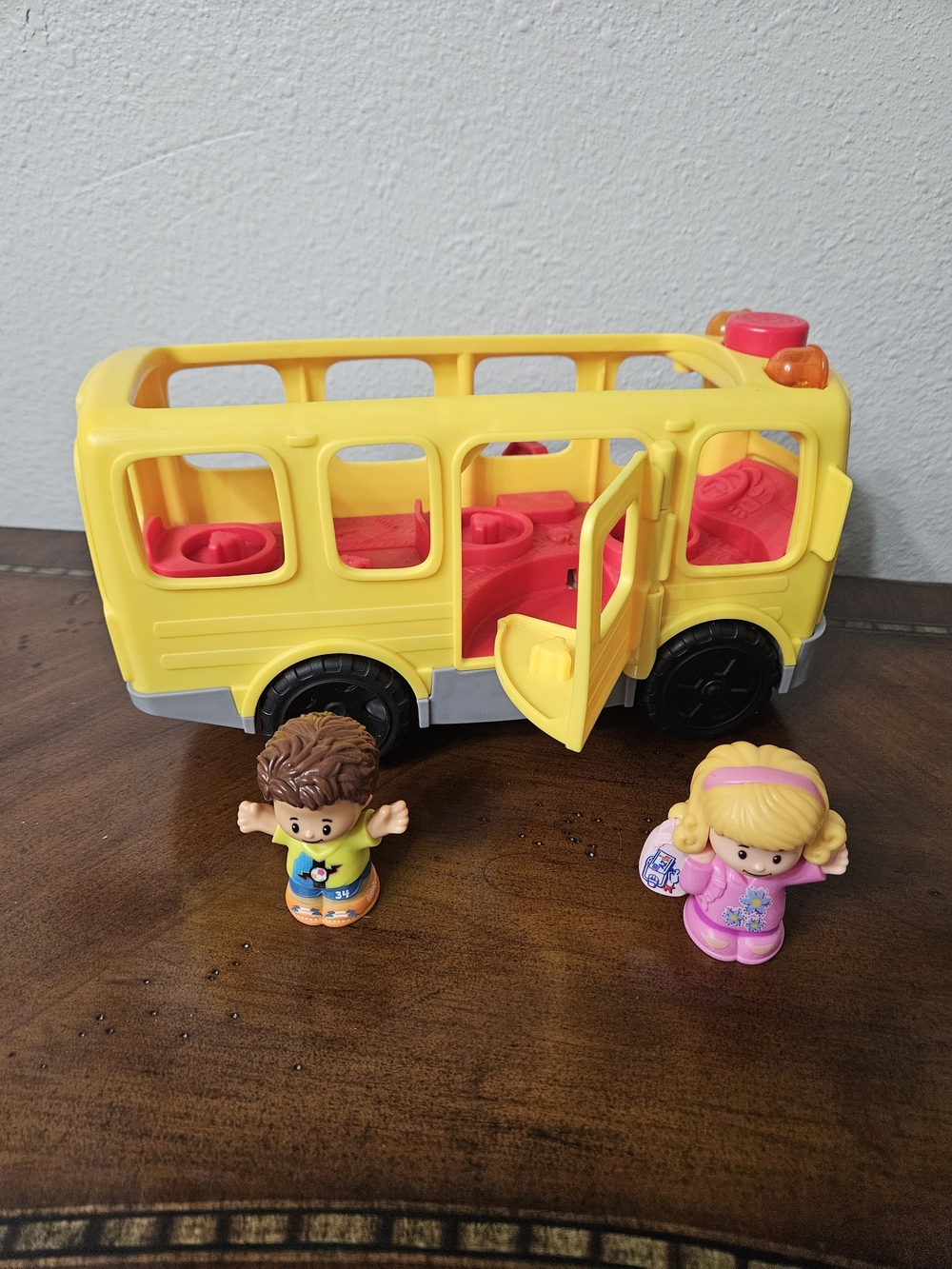 Fisher-Price Yellow School Bus Playset with Figures photo 4
