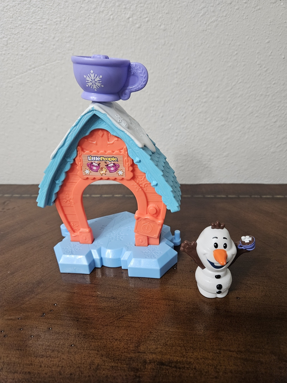 Fisher-Price Little People Olaf in Purple Teacup Playset photo 2