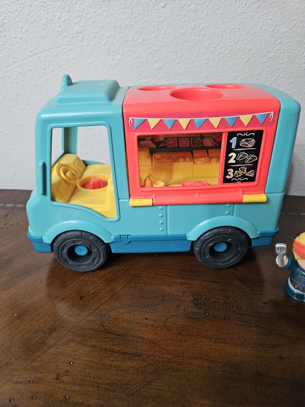 Fisher-Price Food Truck Playset with Two Figures photo 5