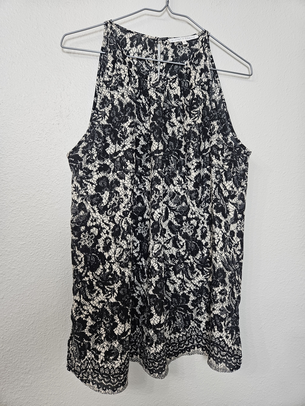 Violet & Claire Black and White Lace-Pattern Halter Camisole