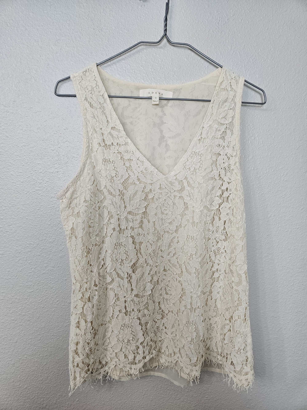 Adiva Cream Lace V-Neck Sleeveless Top