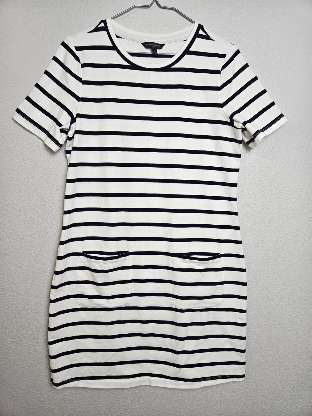 Banana Republic White & Navy Striped Short-Sleeve Shift Dress