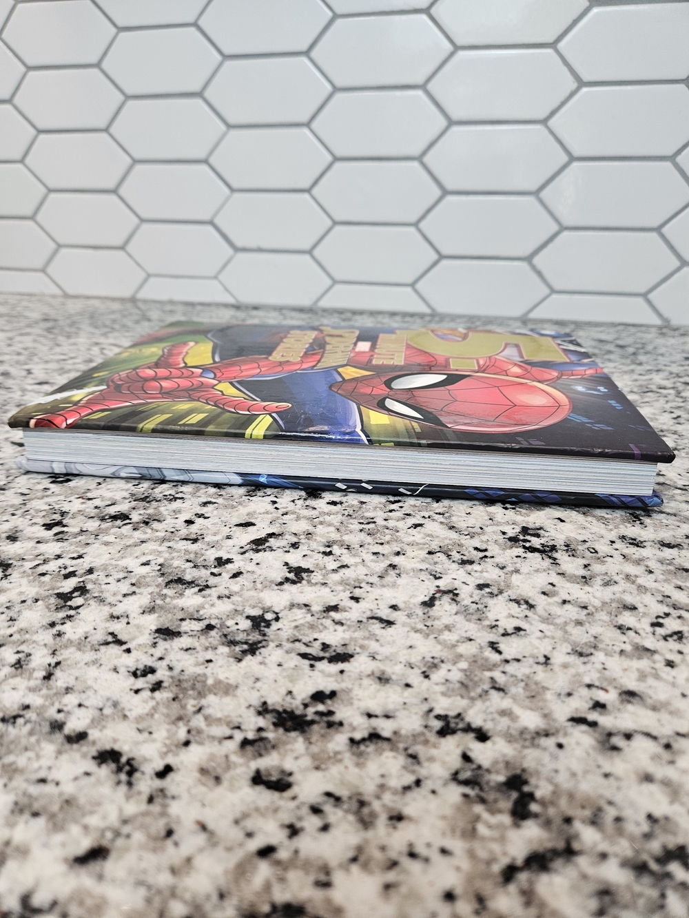 Marvel Spider-Man 5-Minute Stories Hardcover - Red & Blue photo 3
