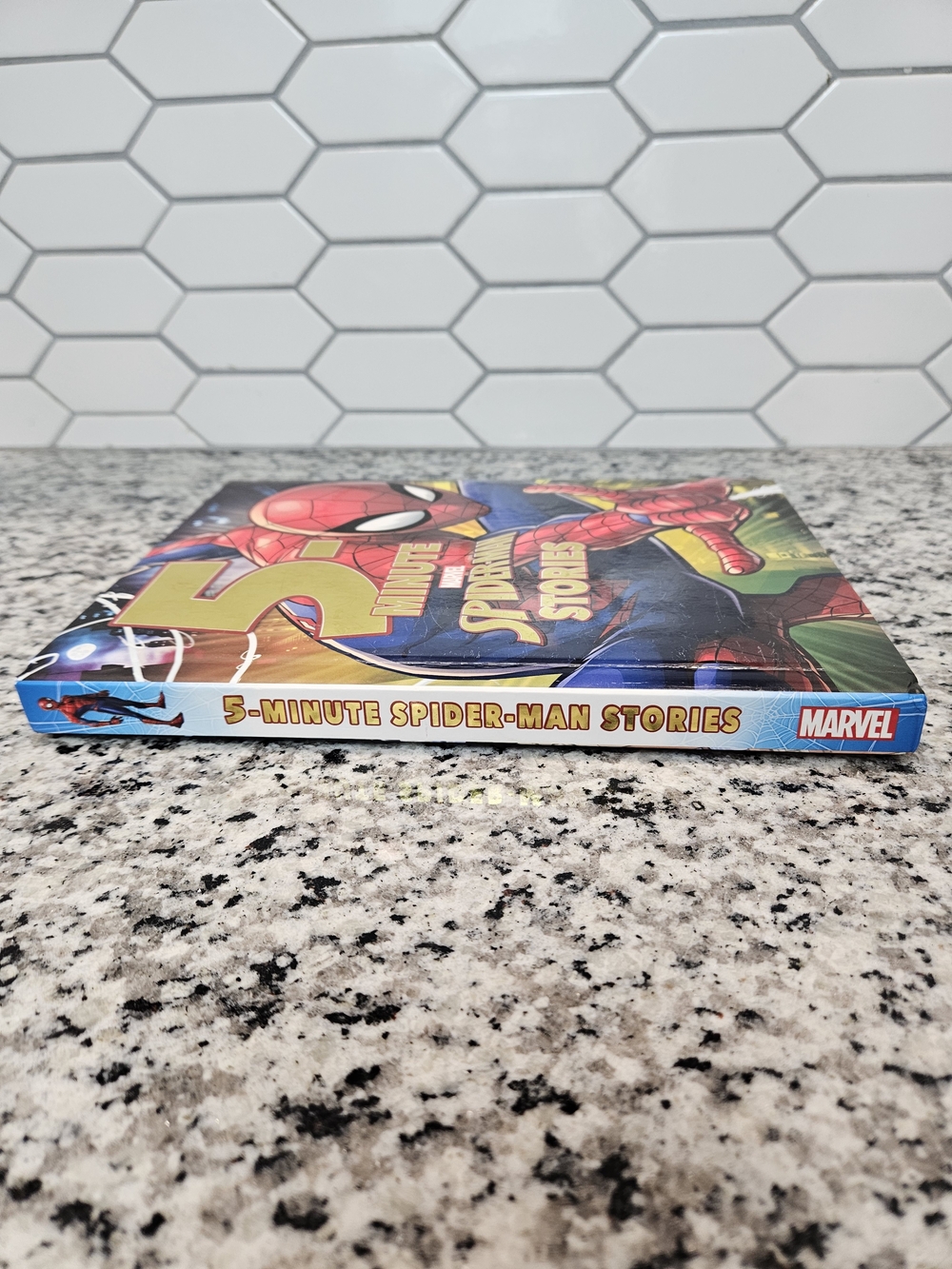 Marvel Spider-Man 5-Minute Stories Hardcover - Red & Blue photo 4
