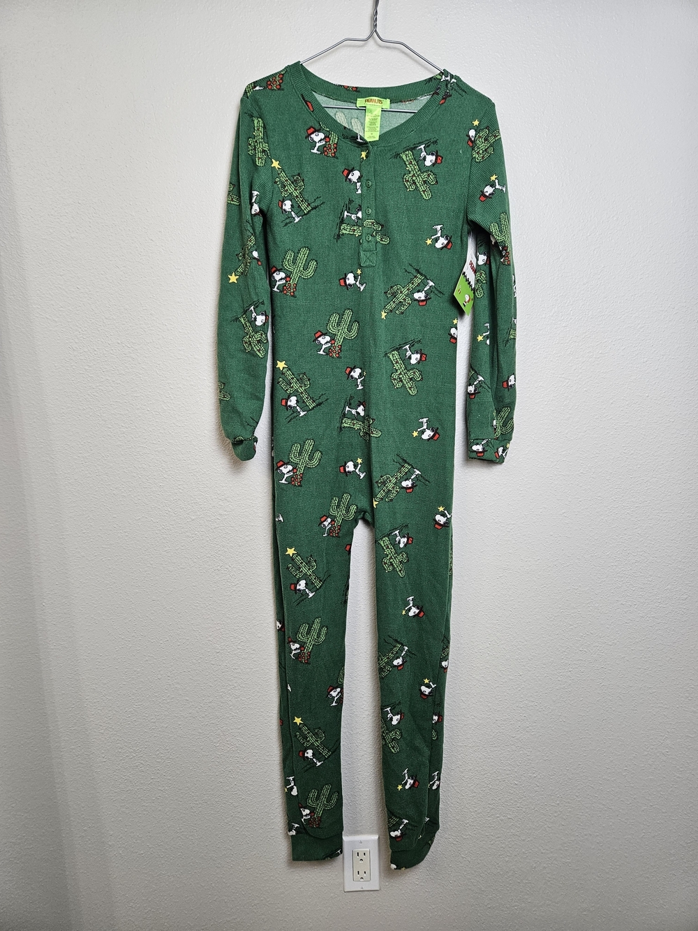 Peanuts Green One-Piece Pajamas with Cactus & Snoopy Print Medium