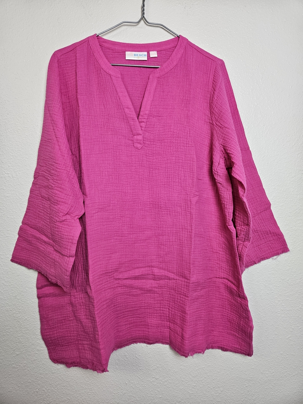 Belle Beach by Kim Gravel Hot Pink Split V Gauze Tunic Large