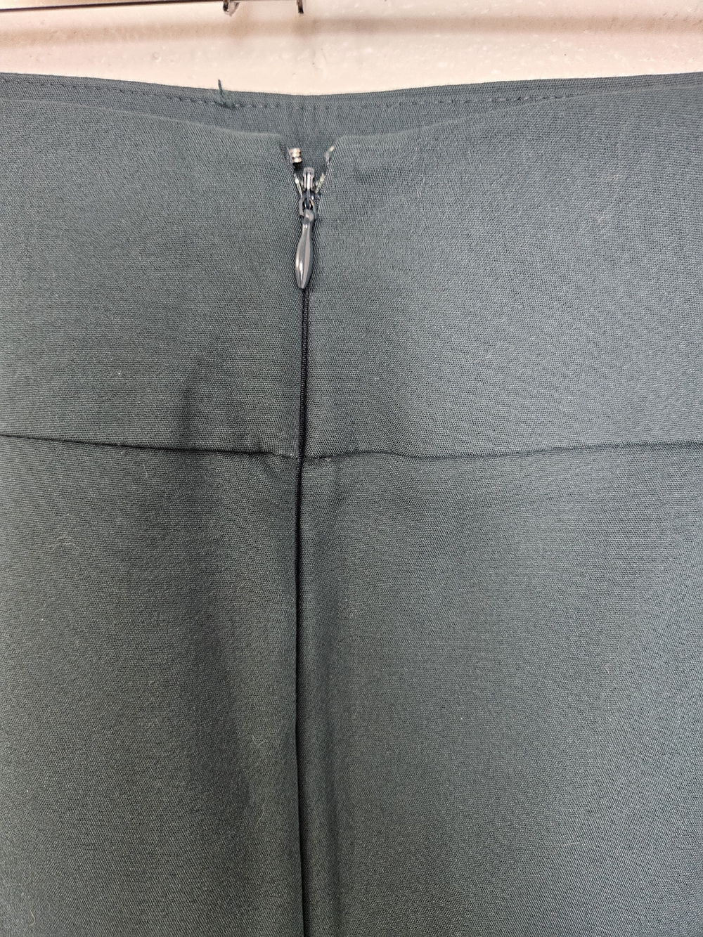 The Torie Emerald Green Knee Length Pencil Skirt Size 6 photo 4