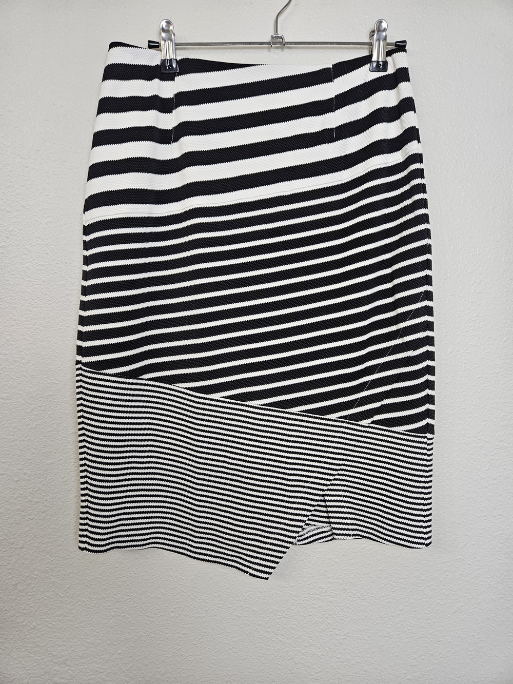 Calvin Klein Black and White Mixed Striped Pencil Skirt Asymmetric Hem Size 4