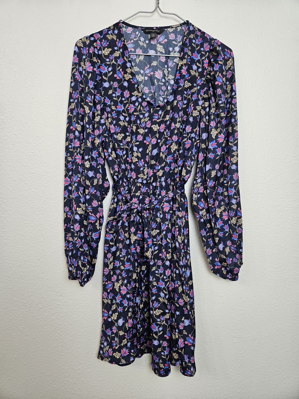 Banana Republic Long Sleeve Black Floral V-Neck Tie-Waist Mini Dress PS