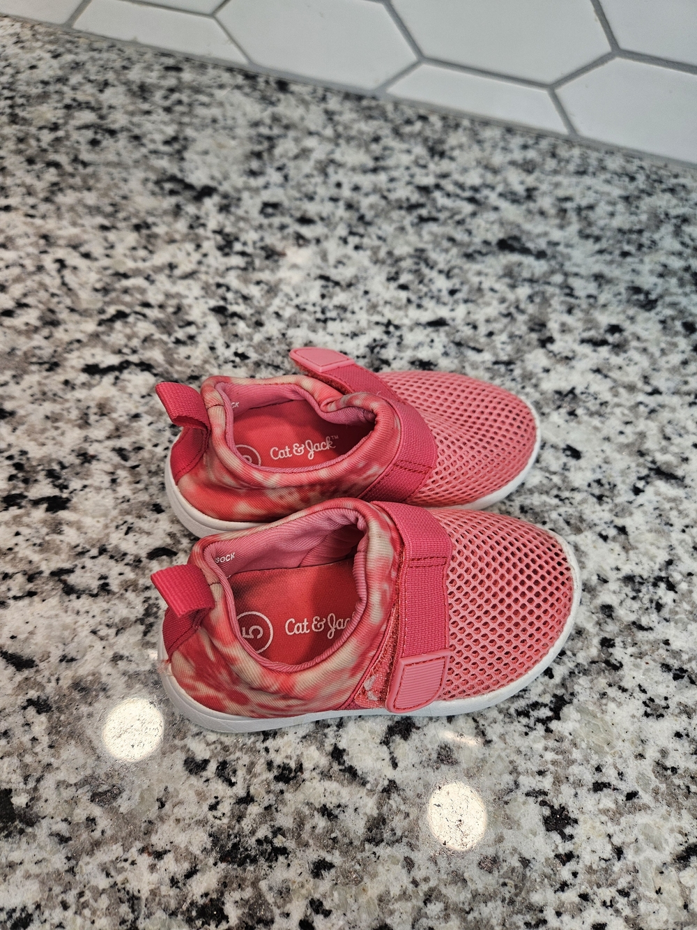 Cat & Jack Coral Pink Mesh Slip-On Water Sneakers Size 5 photo 2