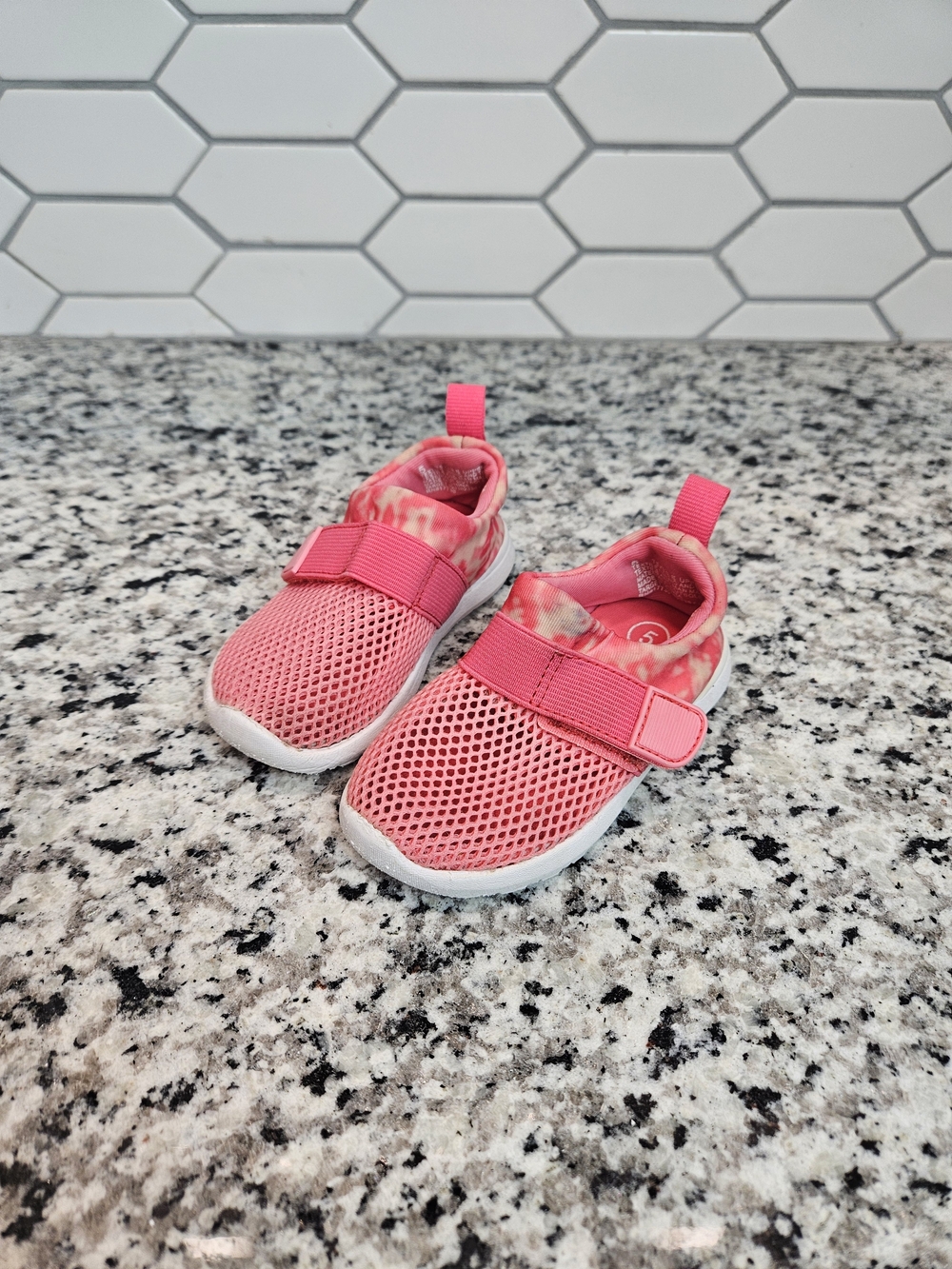 Cat & Jack Coral Pink Mesh Slip-On Water Sneakers Size 5